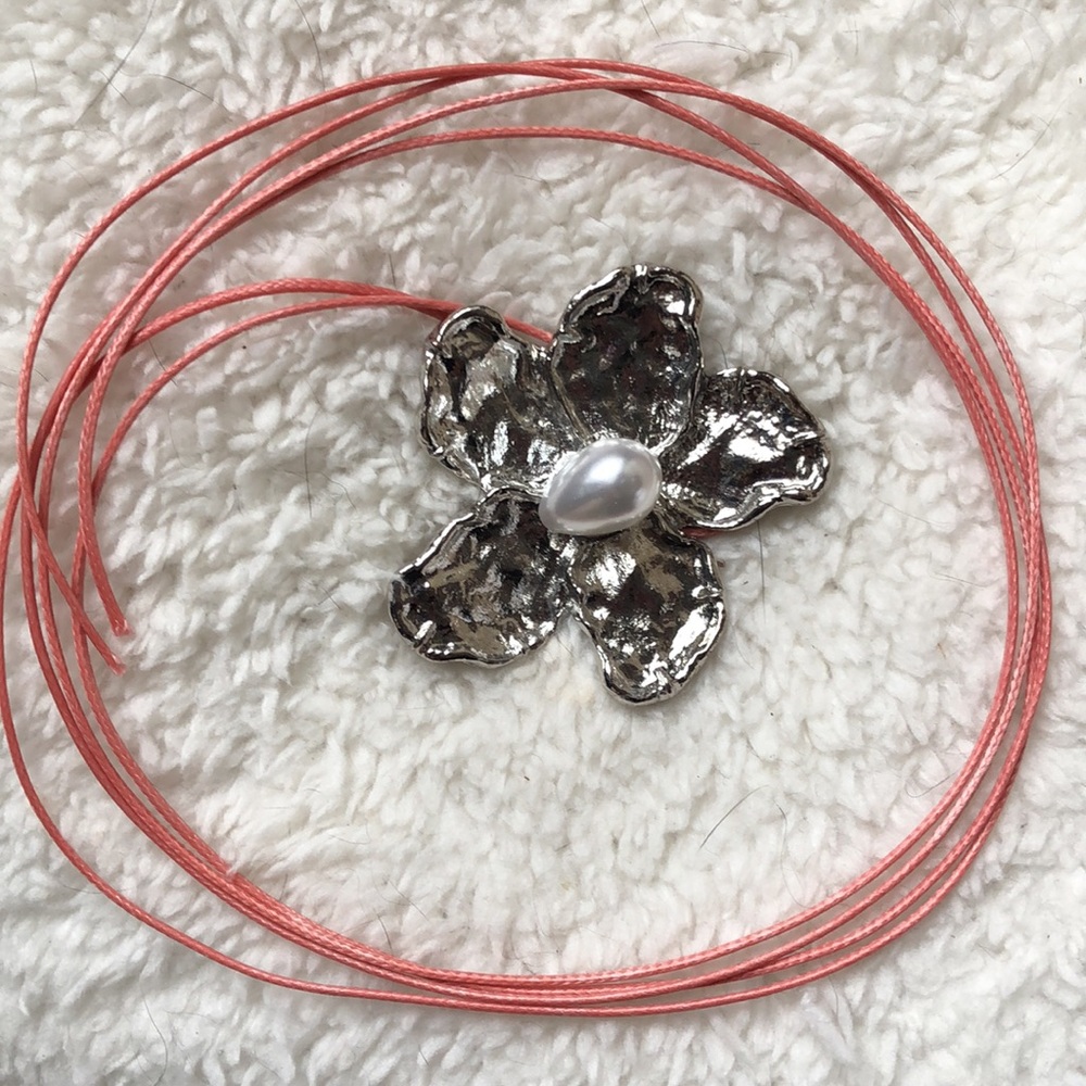 FLASH SALE • ZARA • Silver &Pearl Flower Necklace (or Choker) w/ Adjustable Cord - Picture 7 of 10